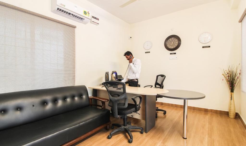 Posezení v ubytování Itsy Hotels Riyas Grand