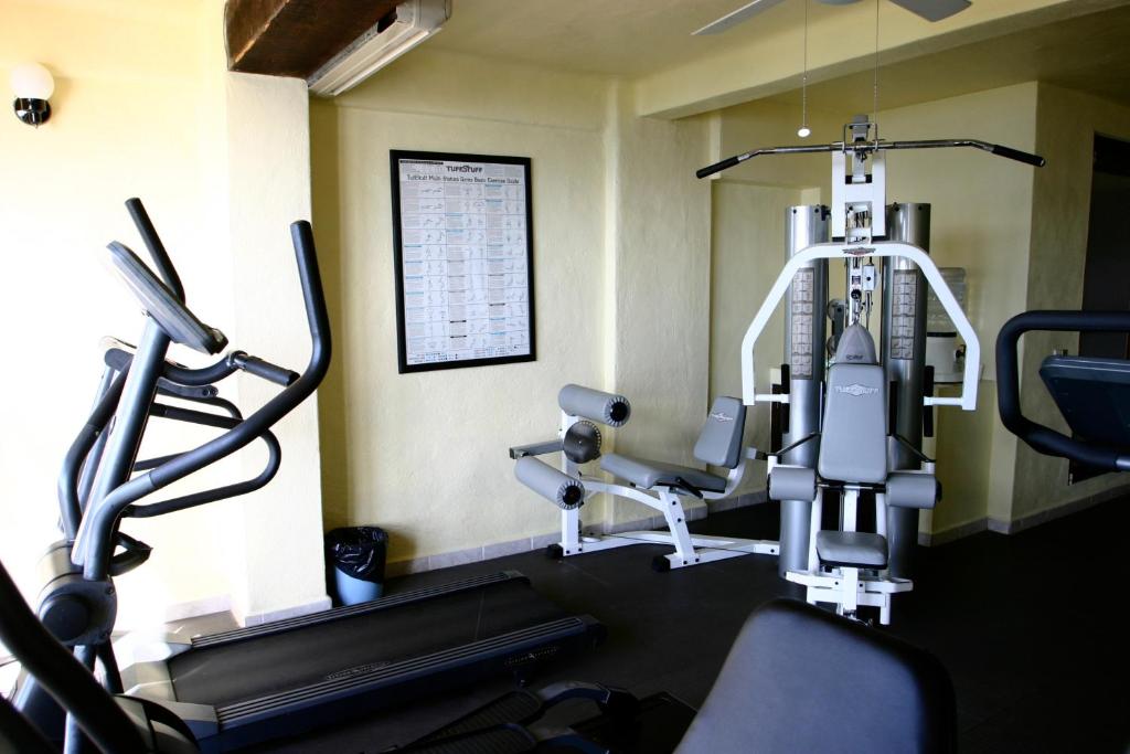 Fitness centrum a/nebo fitness zařízení v ubytování Lindo Mar Resort