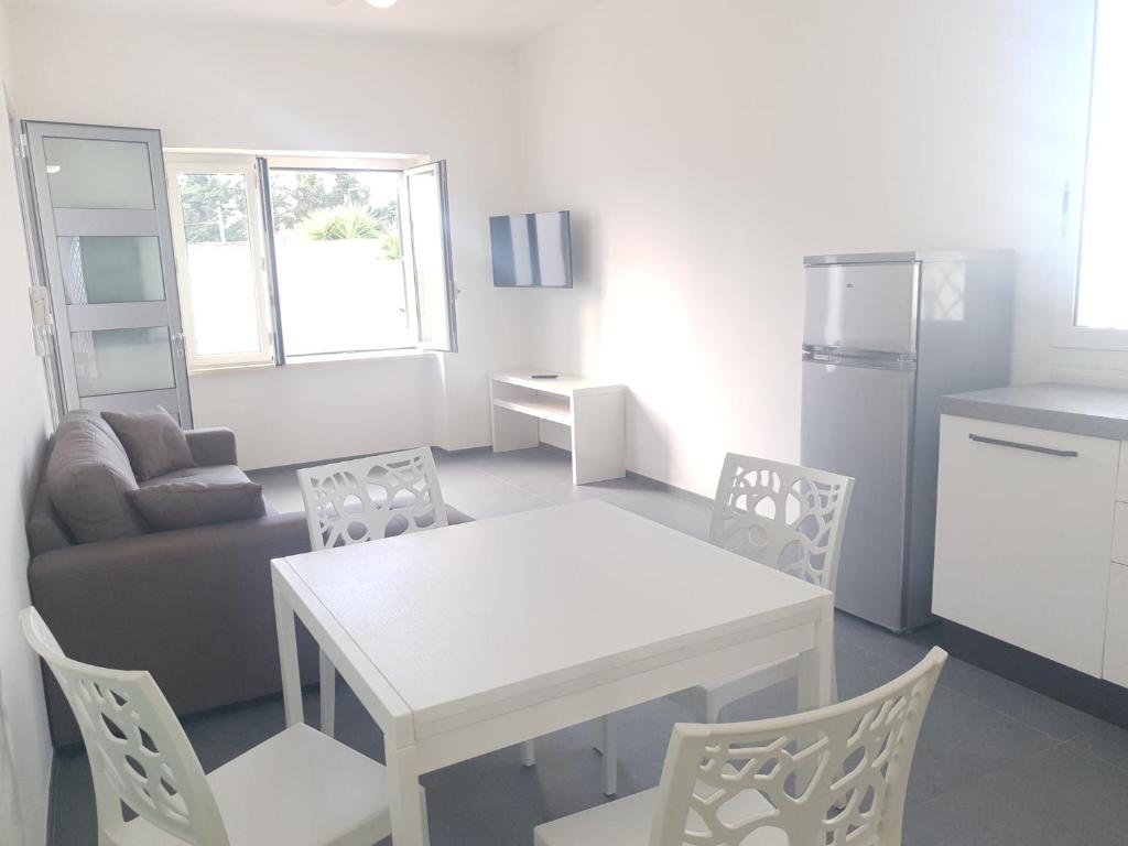 A kitchen or kitchenette at Medusa room apartment