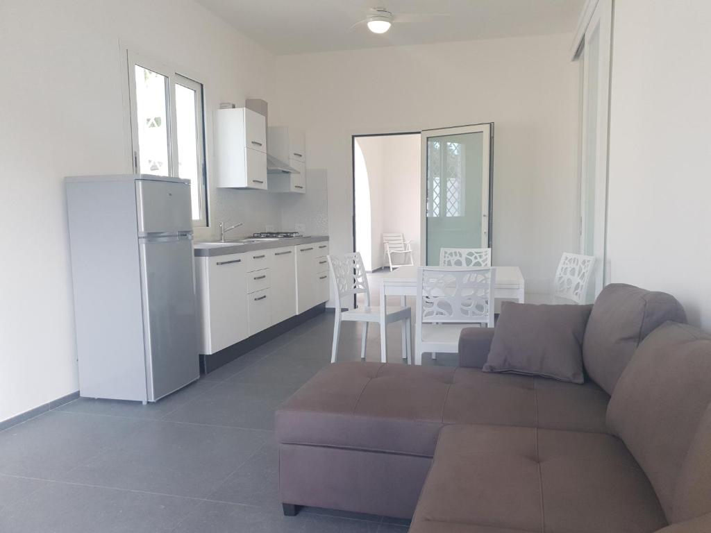 A kitchen or kitchenette at Medusa room apartment