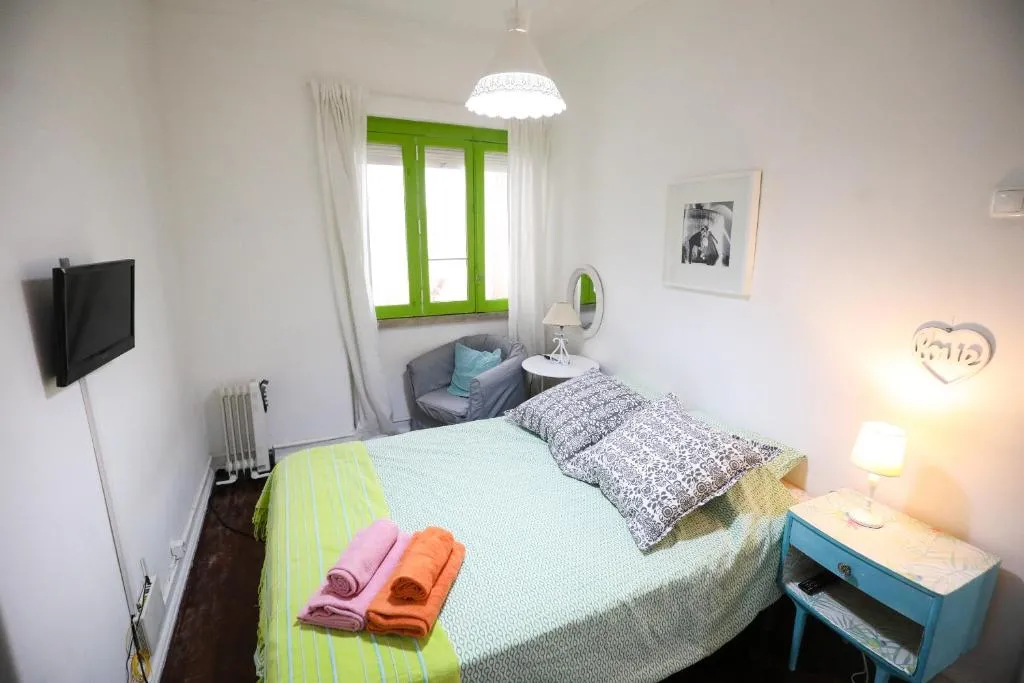 Cool flat with big patio in center Lisbon, Amadora, Portugal
