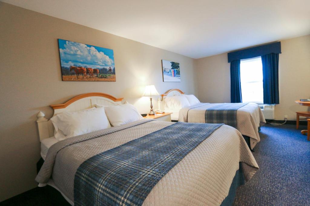 Blue Gate Garden Inn - Queen Room With Two Queen Beds