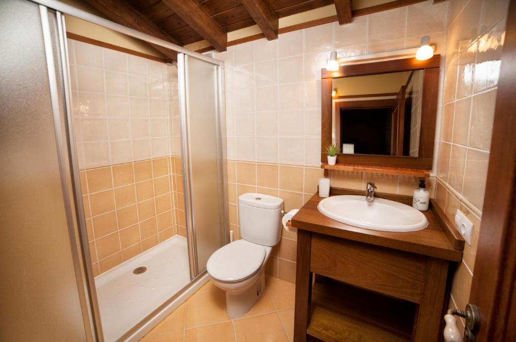 Koupelna v ubytování Apartamentos La Calvera