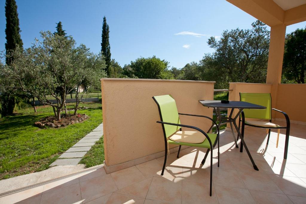 Zahrada ubytování Apartmani Lea