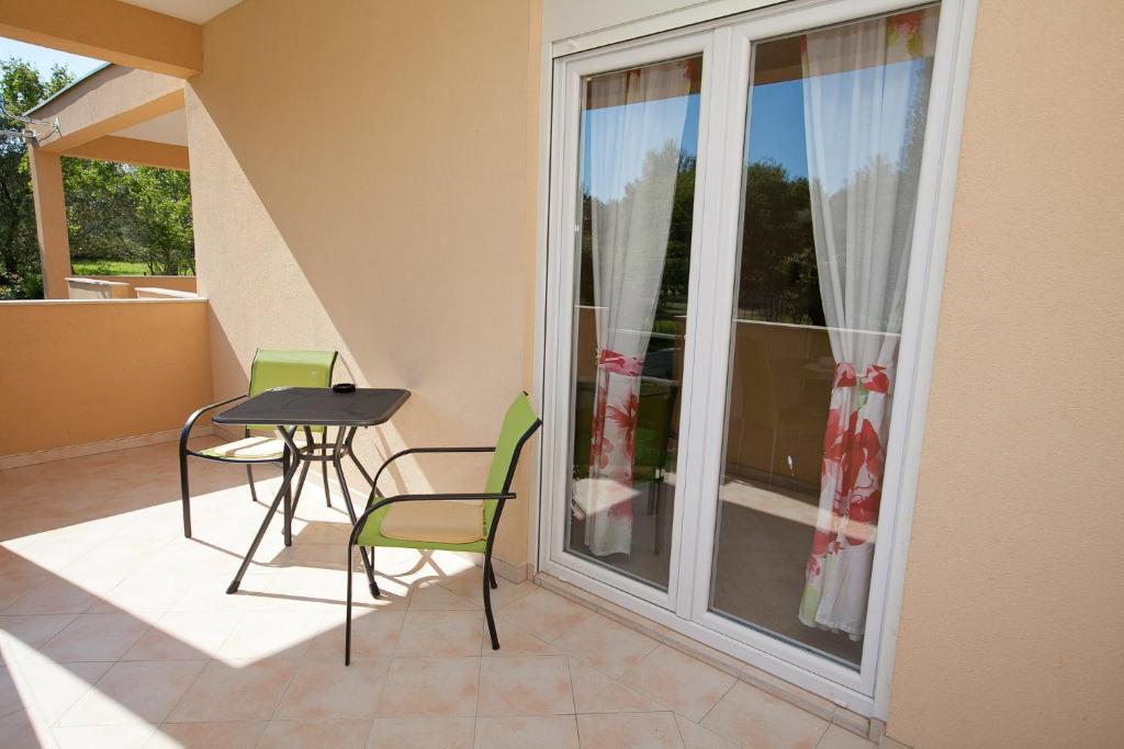 Balkón nebo terasa v ubytování Apartmani Lea