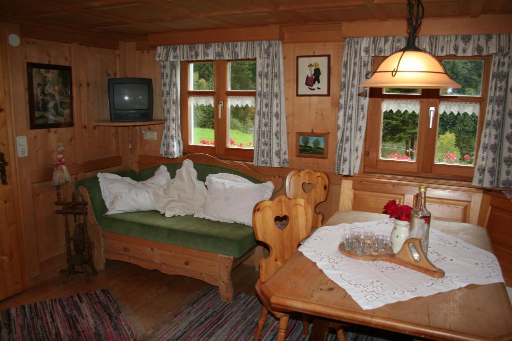 Giường trong phòng chung tại Haus Schnetzer