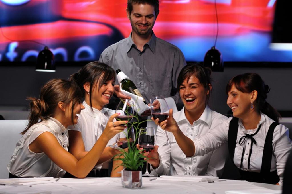 Silver Hotel & Gokart Center - Resim 38