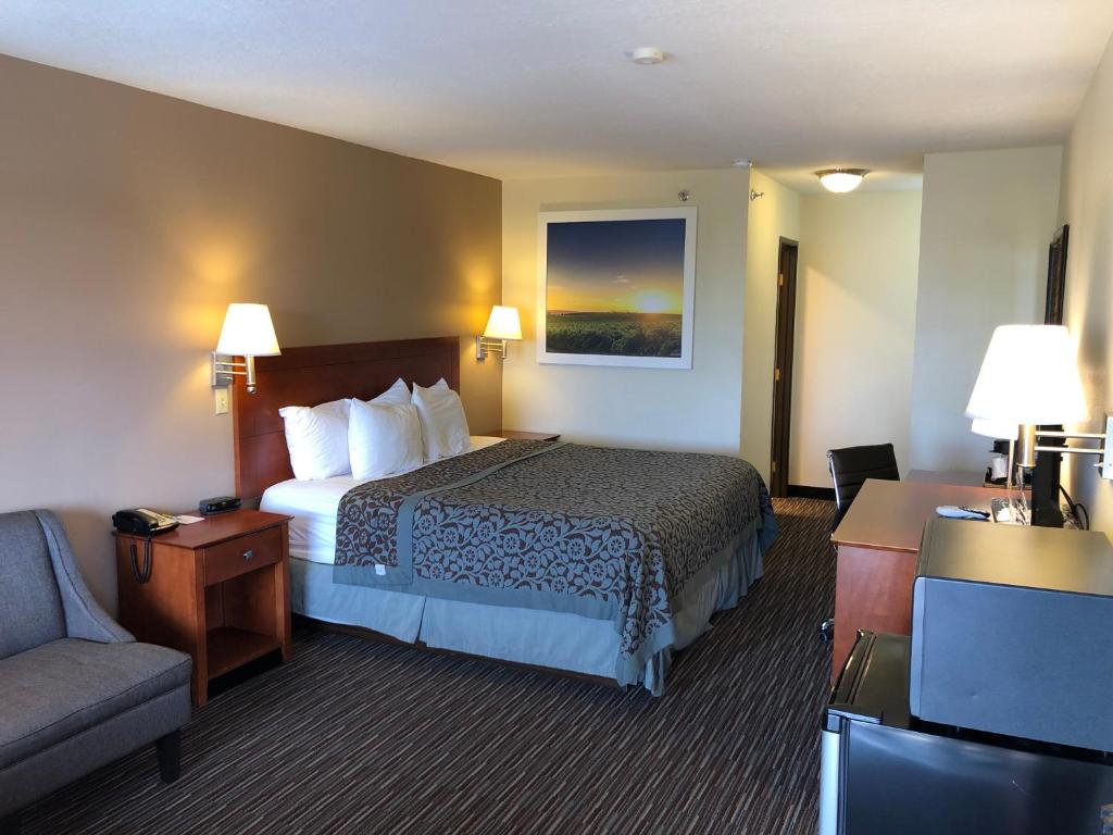 Days Inn by Wyndham Rio Rancho - King Room- Niet Roken