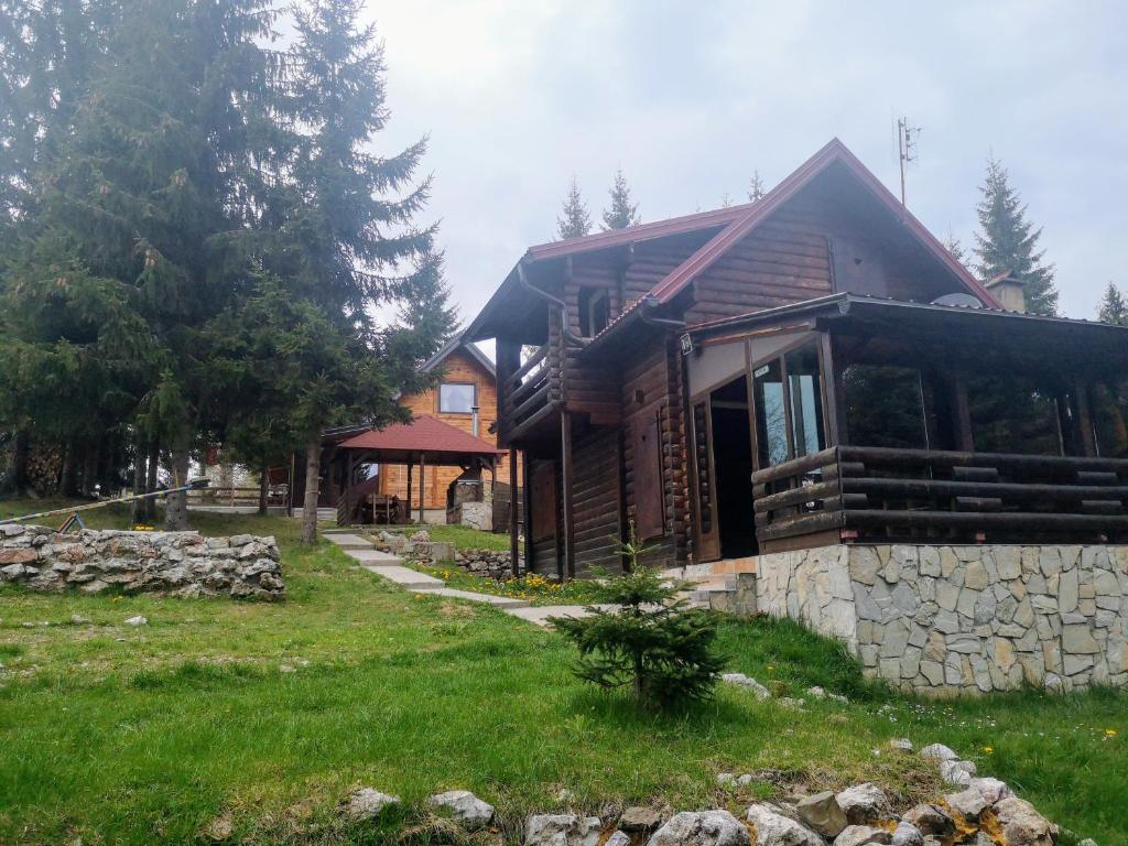 Budova, kde se prázdninový dům nachází