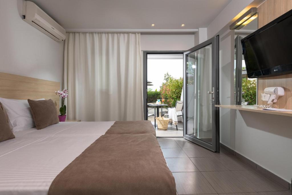 Princess Golden Beach Hotel - 11