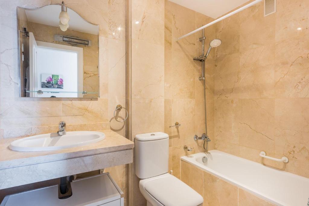 Fotografie z fotogalerie ubytování Wonderful apartment 5 minutes flat walk to the Centre of La Cala de Mijas v destinaci La Cala de Mijas