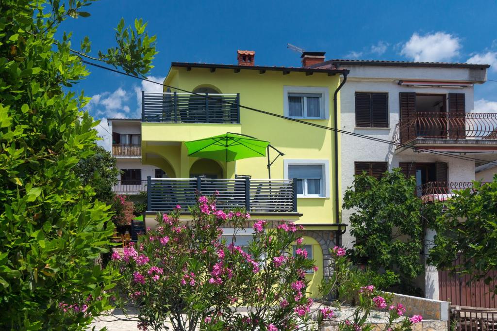 Budova, kde se apartmán nachází