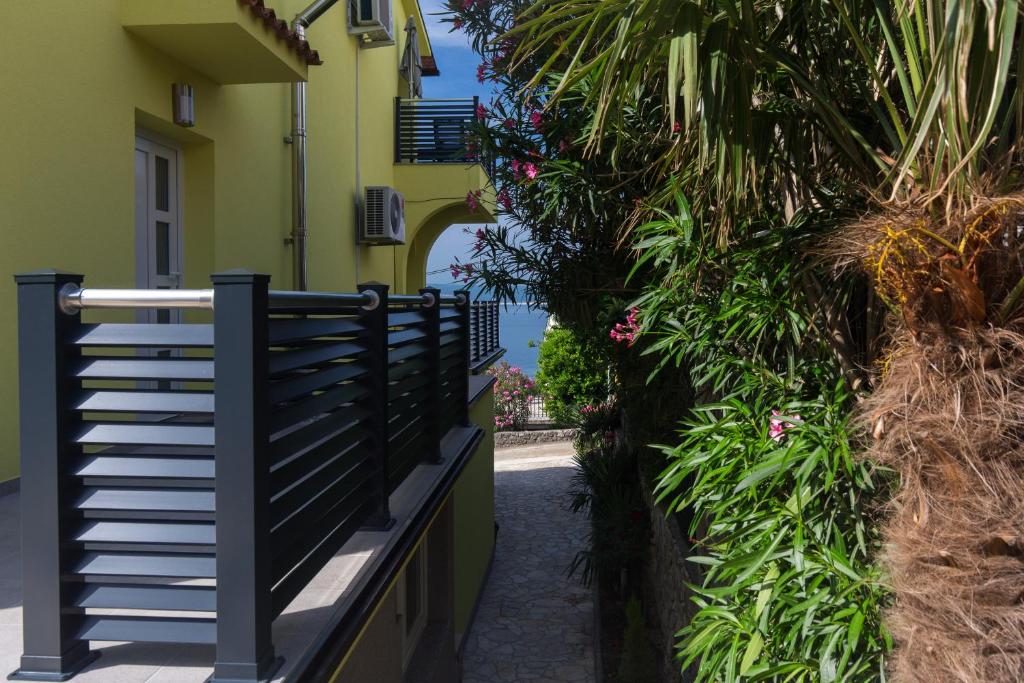 Zahrada ubytování Apartmani Ana