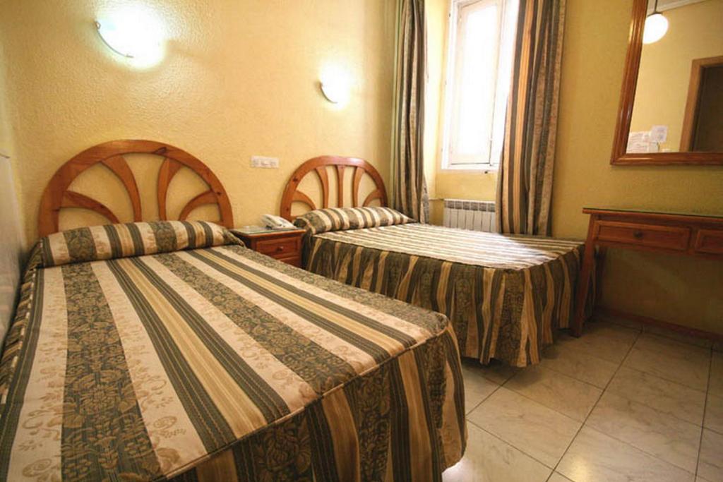 Hostal La Perla Asturiana, Madrid – Updated 2023 Prices