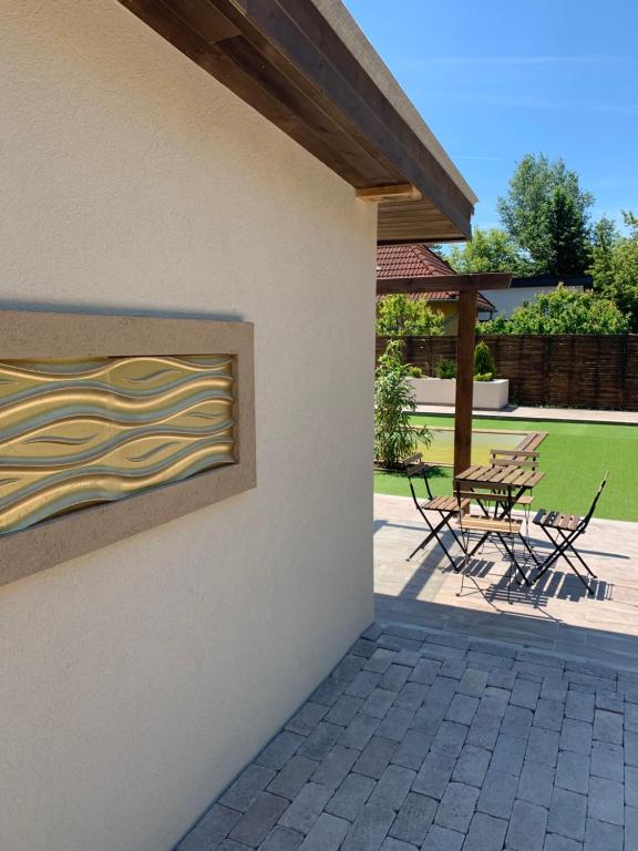Patio nebo venkovní prostory v ubytování Silver Lounge Siófok