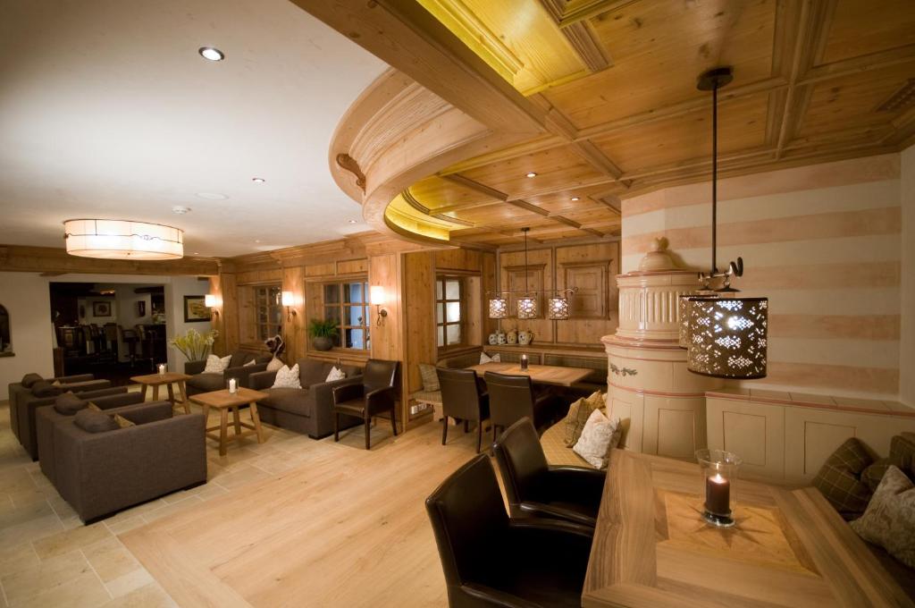 Posezení v ubytování Hotel Berghof Crystal Spa & Sports