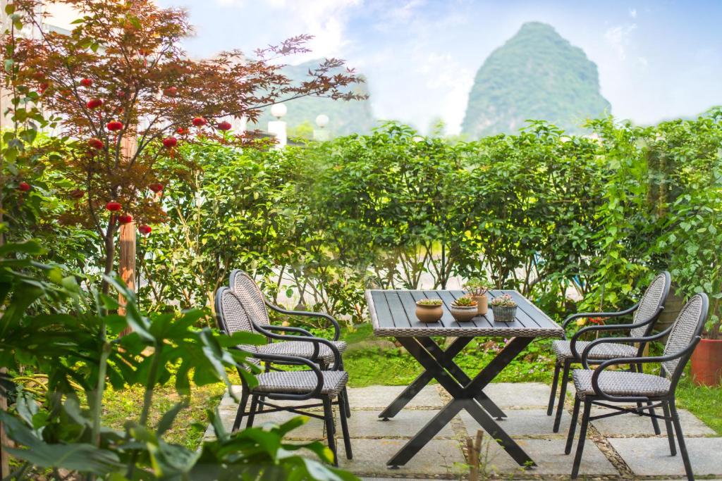Giardino di Peach Blossom Resort Hotel