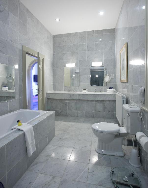 The Culloden Estate and Spa - Resim 16