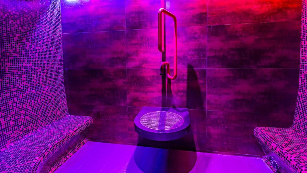 Un baño de Hotel AquaCity Riverside