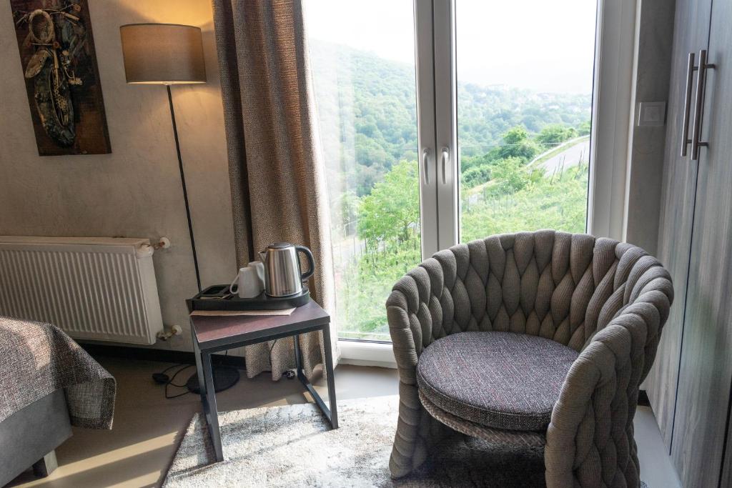 Gallery image of Hotel-Restaurant-Weingut Kapellenhof in Klotten