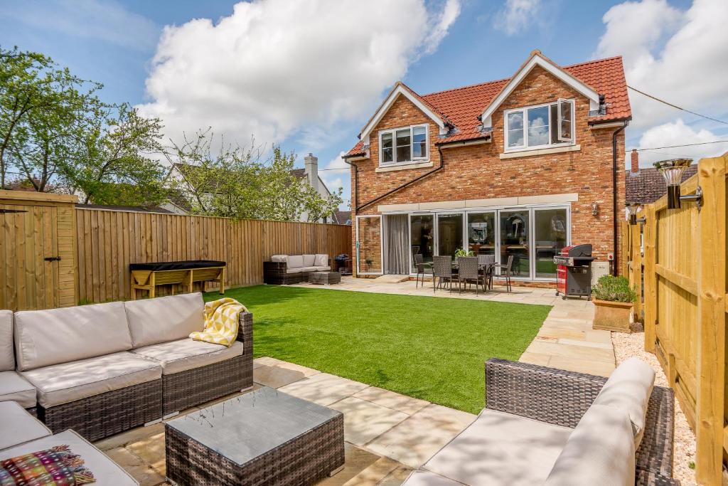 Angel Lodge Upton Scudamore - Housity