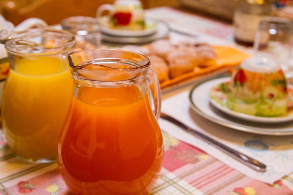 Jedlo v ubytovaní bed & breakfast alebo blízkom okolí