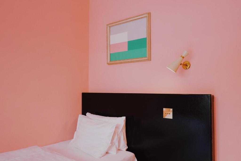 Postel nebo postele na pokoji v ubytování Hotel Am Brillantengrund