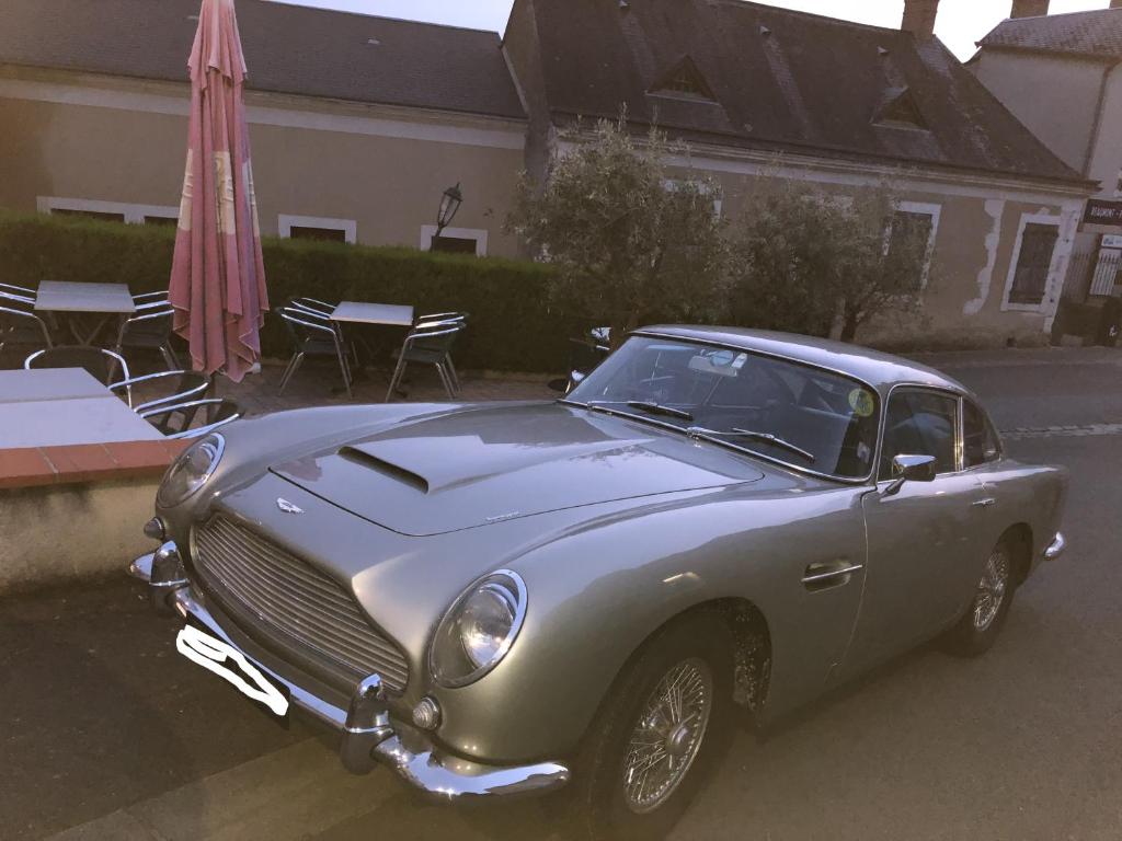 Galeriebild der Unterkunft Auberge Du Cheval Blanc in Beaumont-Pied-de-Boeuf