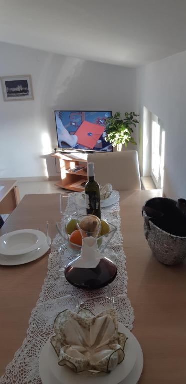 Jedlo v penzióne alebo blízkom okolí