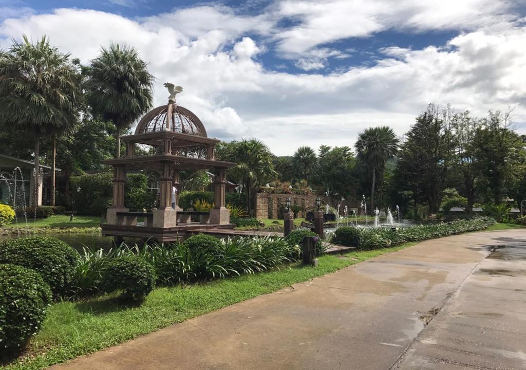 Zahrada ubytování Nana Resort Kaeng Krachan