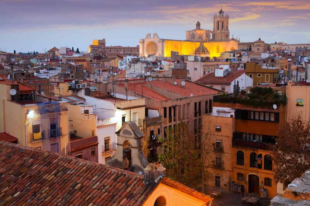 Výhľad na mesto Tarragona alebo výhľad na mesto priamo z apartmánu