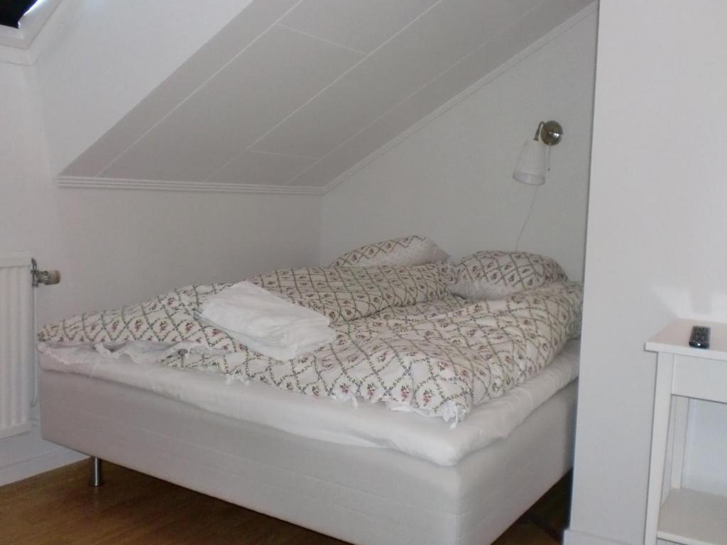 Postel nebo postele na pokoji v ubytování Trollhättans Bed and Breakfast