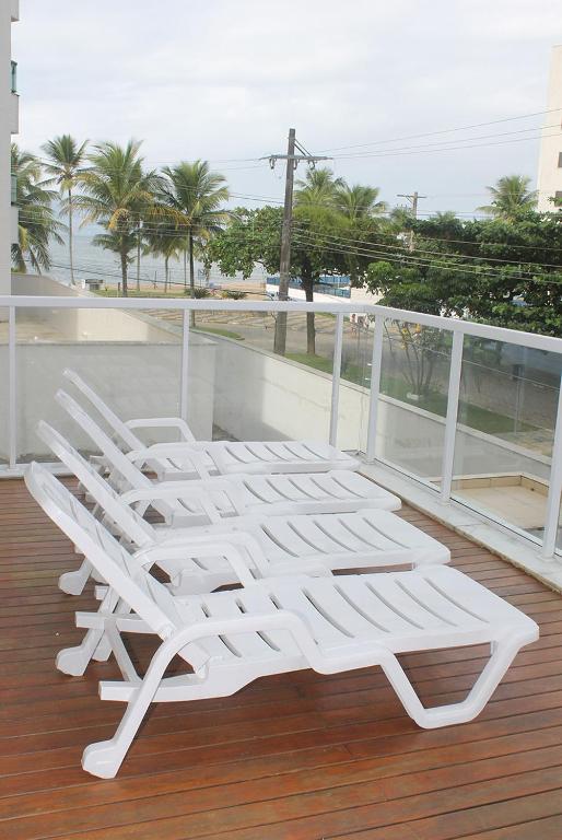  Ap novinho em frente a praia Martin de Sá