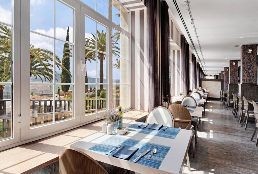 Restaurace v ubytování Catalonia Reina Victoria