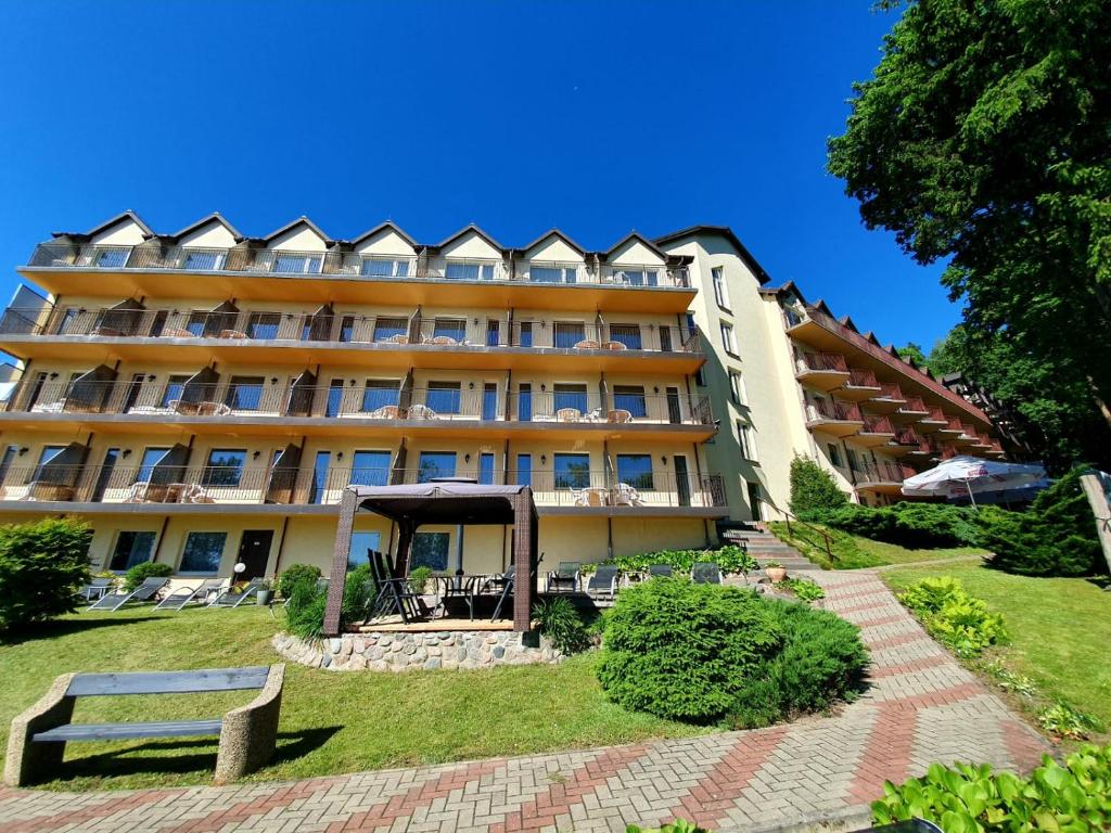 Vonkajšia záhrada v ubytovaní Hotel Mazuria Country & SPA