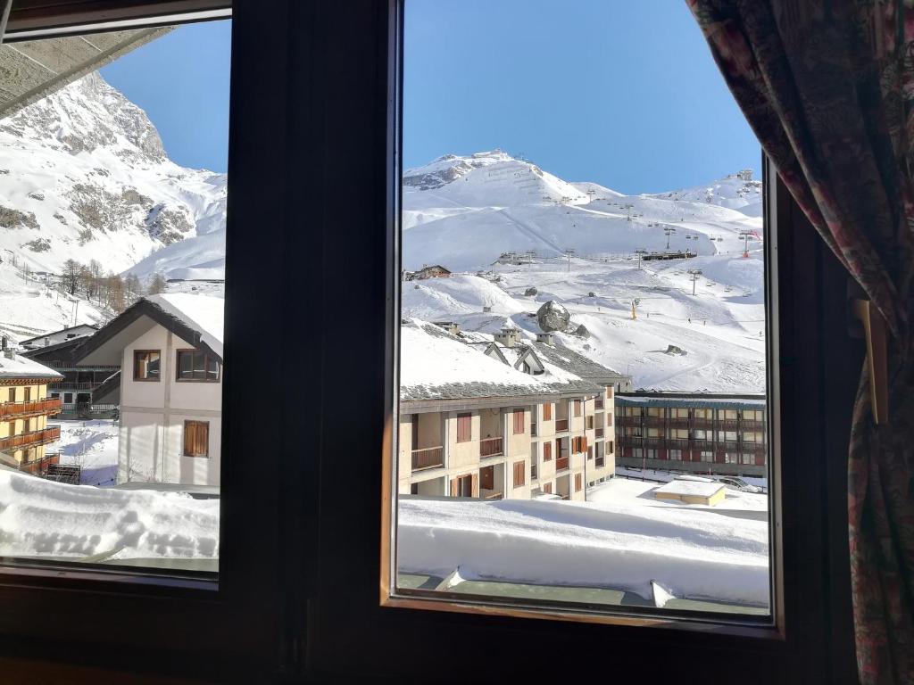 Nespecifikovaný výhled na hory nebo výhled na hory při pohledu z hotelu