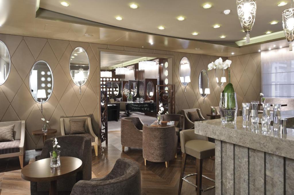 Posezení v ubytování Hotel Aleksander Medical & SPA