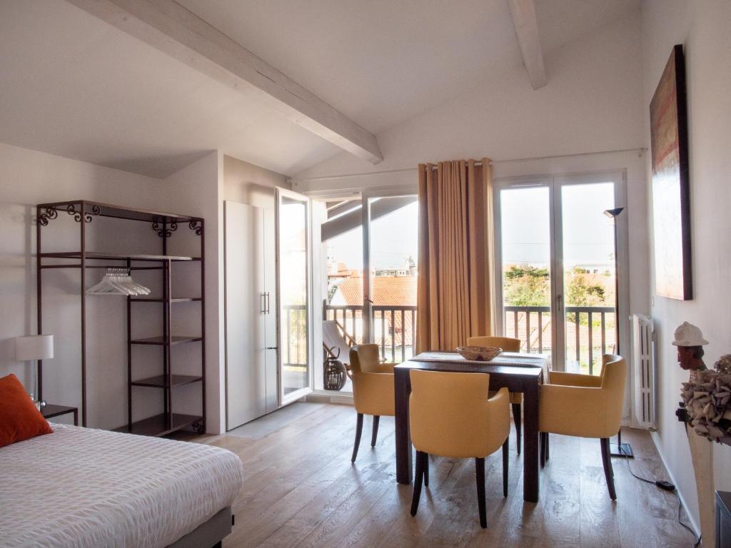 B B La Maison De La Cote Biarritz France Booking Com B B La Maison De La Cote Biarritz France Booking Com