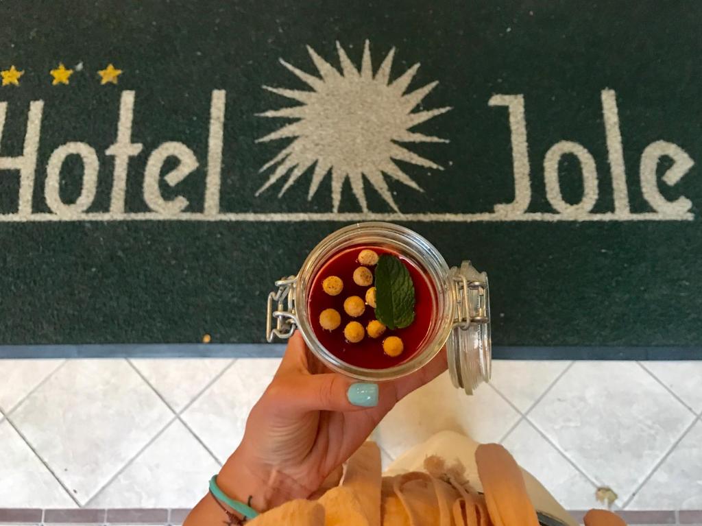 Jídlo v hotelu nebo okolí