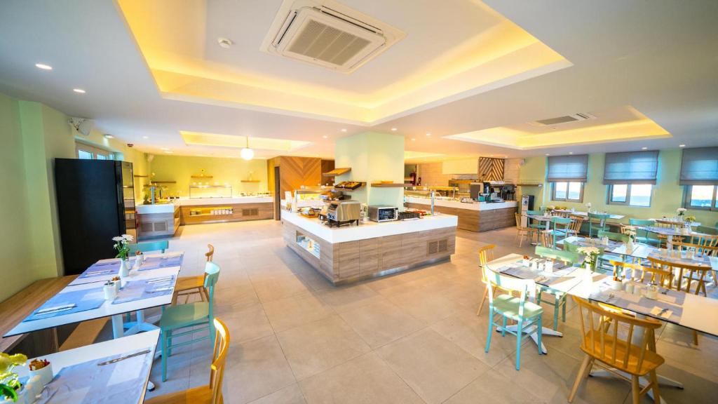 Posezení v ubytování Adele Beach Hotel