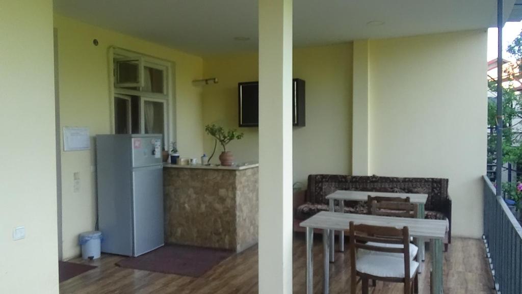 Kuchyň nebo kuchyňský kout v ubytování Guest house Ebralidze