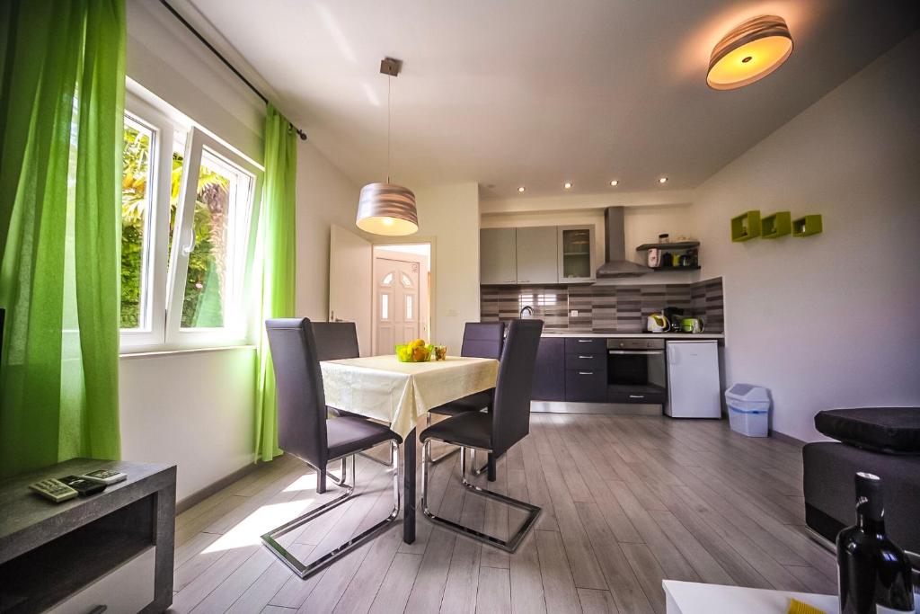 Kuchyň nebo kuchyňský kout v ubytování Apartman Carmen Volosko