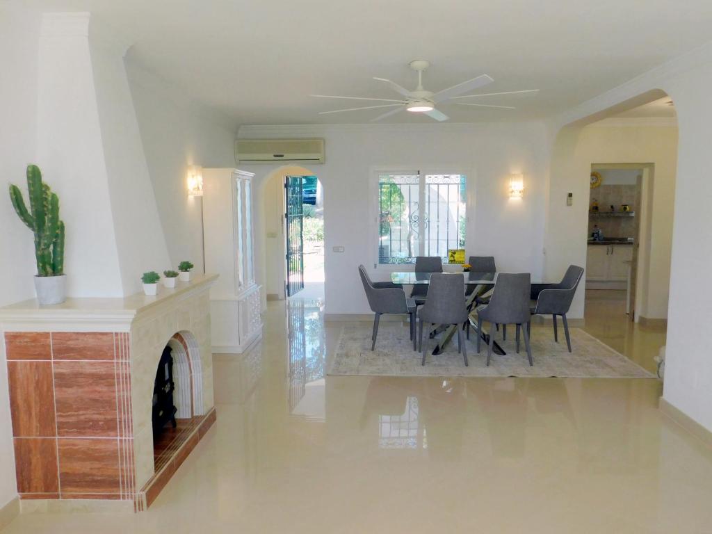 Casa El Paraiso Marbella, Estepona – Prețuri actualizate 2022