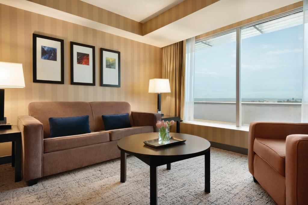 Posezení v ubytování Radisson Hotel Vancouver Airport