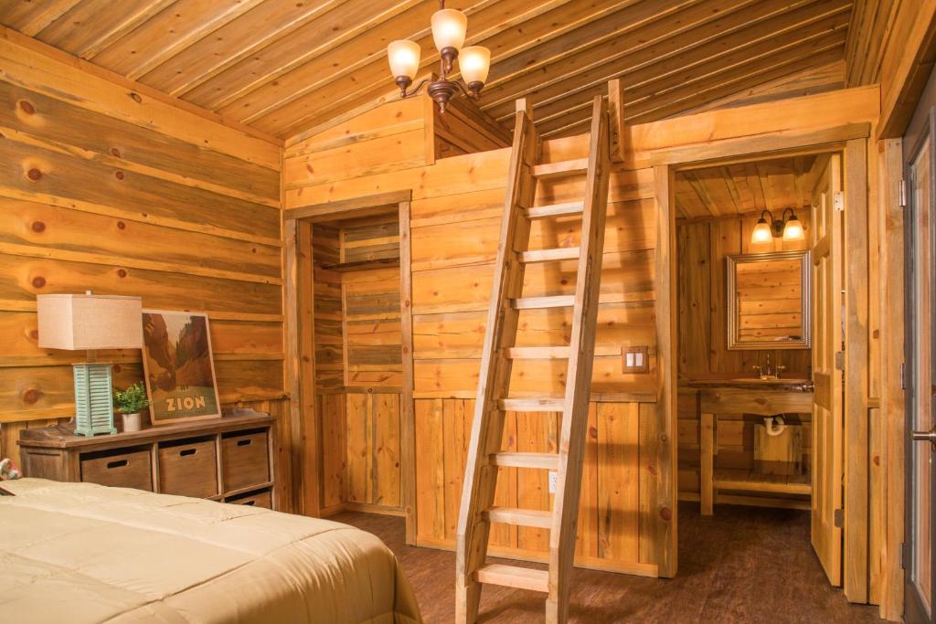 Postel nebo postele na pokoji v ubytování Zion Mountain Ranch