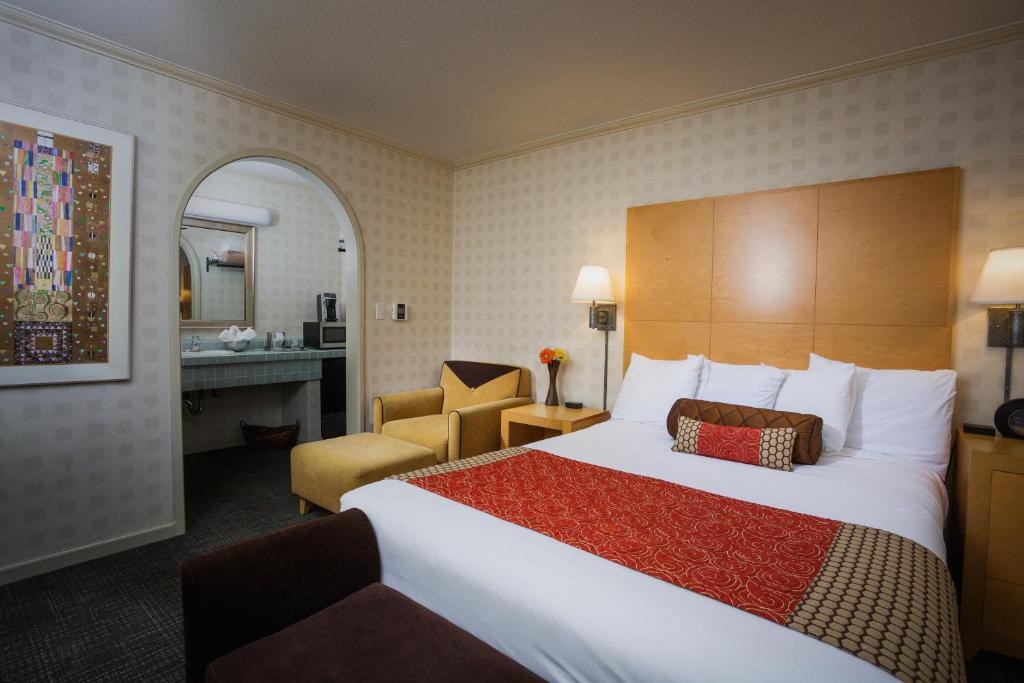 Menlo Park Inn - Queen Room