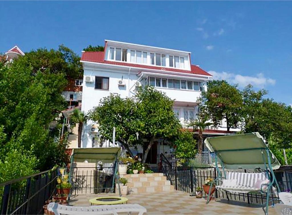 Silva Guest House - Housity