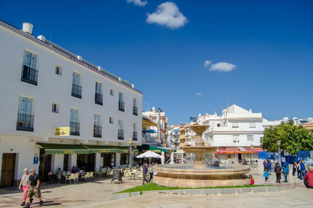 LA CARIHUELA TORREMOLINOS - STUDIO 2- COSTA SOL HOLIDAY ...