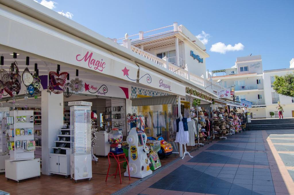 Supermarket alebo iný obchod pri apartmáne alebo v okolí