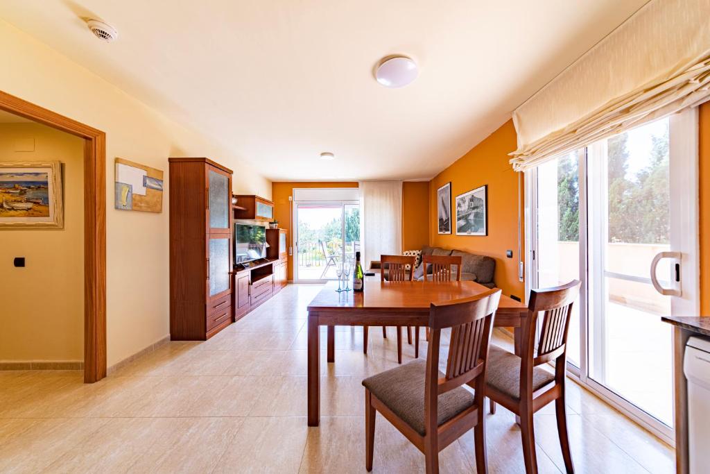 Kuchyň nebo kuchyňský kout v ubytování Golden Beach Apartamentos